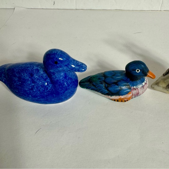 Vintage collection of an animals. 3 ceramic ducks and 1 pewter frog. - Picture 5 of 12